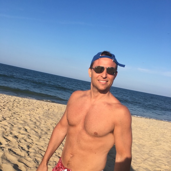 Meet your Posher, Leigh - Picture 3 of 3